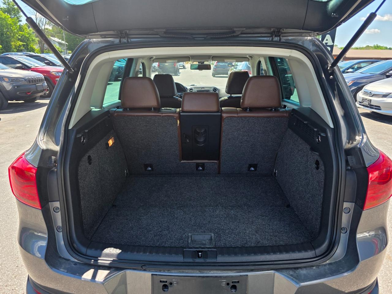 2016 Volkswagen Tiguan S Photo