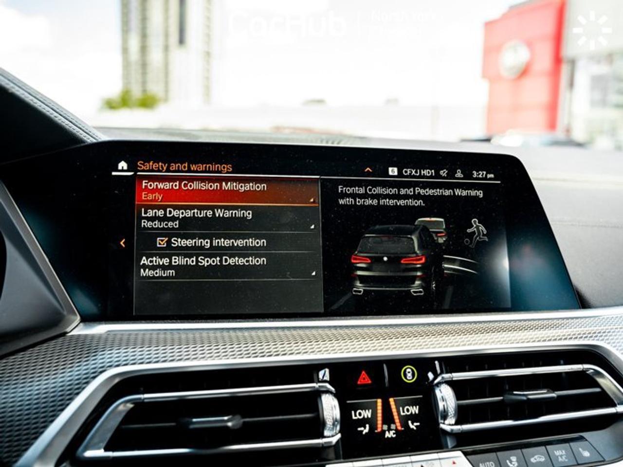 2023 BMW X5 xDrive40i M Package Panoroof Executive Package Active Blind Spot Assist Photo