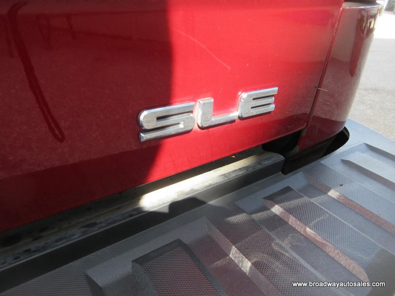 2018 GMC Sierra 1500 GREAT VALUE SLE-KODIAK-PACKAGE 6 PASSENGER 5.3L - V8.. 4X4.. CREW-CAB.. SHORTY.. HEATED SEATS.. TOUCH SCREEN DISPLAY.. BACK-UP CAMERA.. Photo