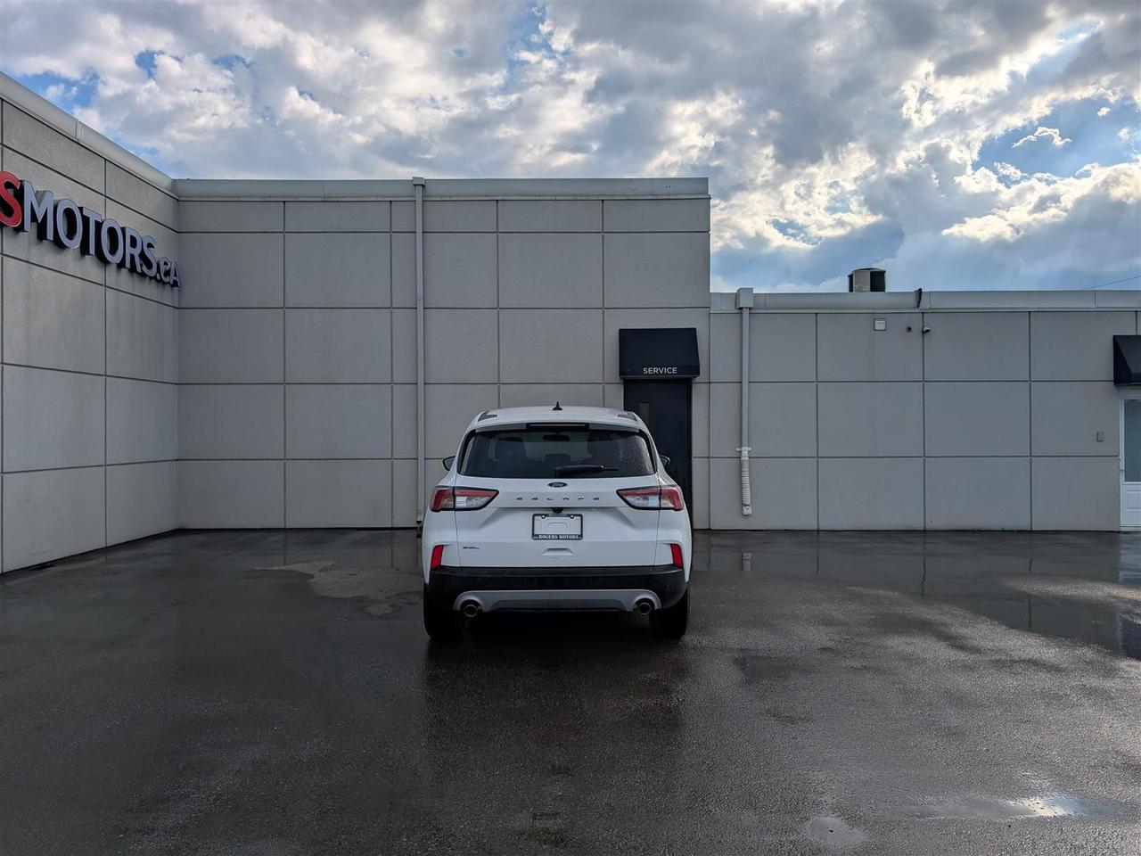 2022 Ford Escape SEL - LEATHER - REV CAM - TECH FEATS Photo