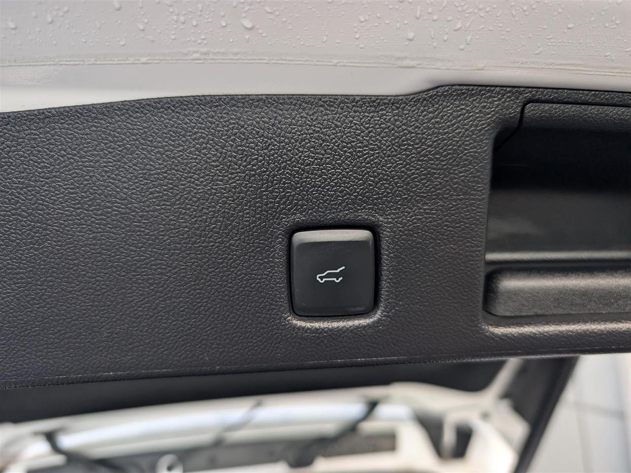 2022 Ford Escape SEL - LEATHER - REV CAM - TECH FEATS Photo