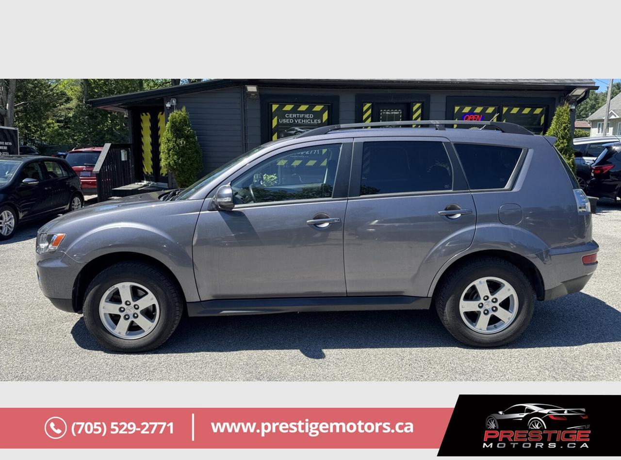 2010 Mitsubishi Outlander XLS Photo