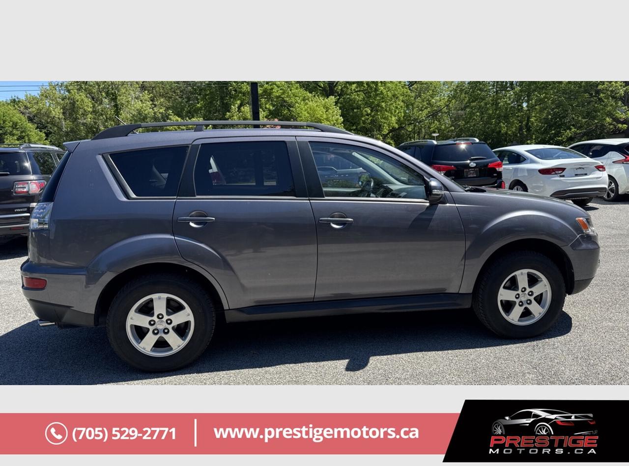 2010 Mitsubishi Outlander XLS Photo