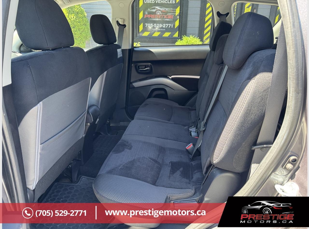 2010 Mitsubishi Outlander XLS Photo
