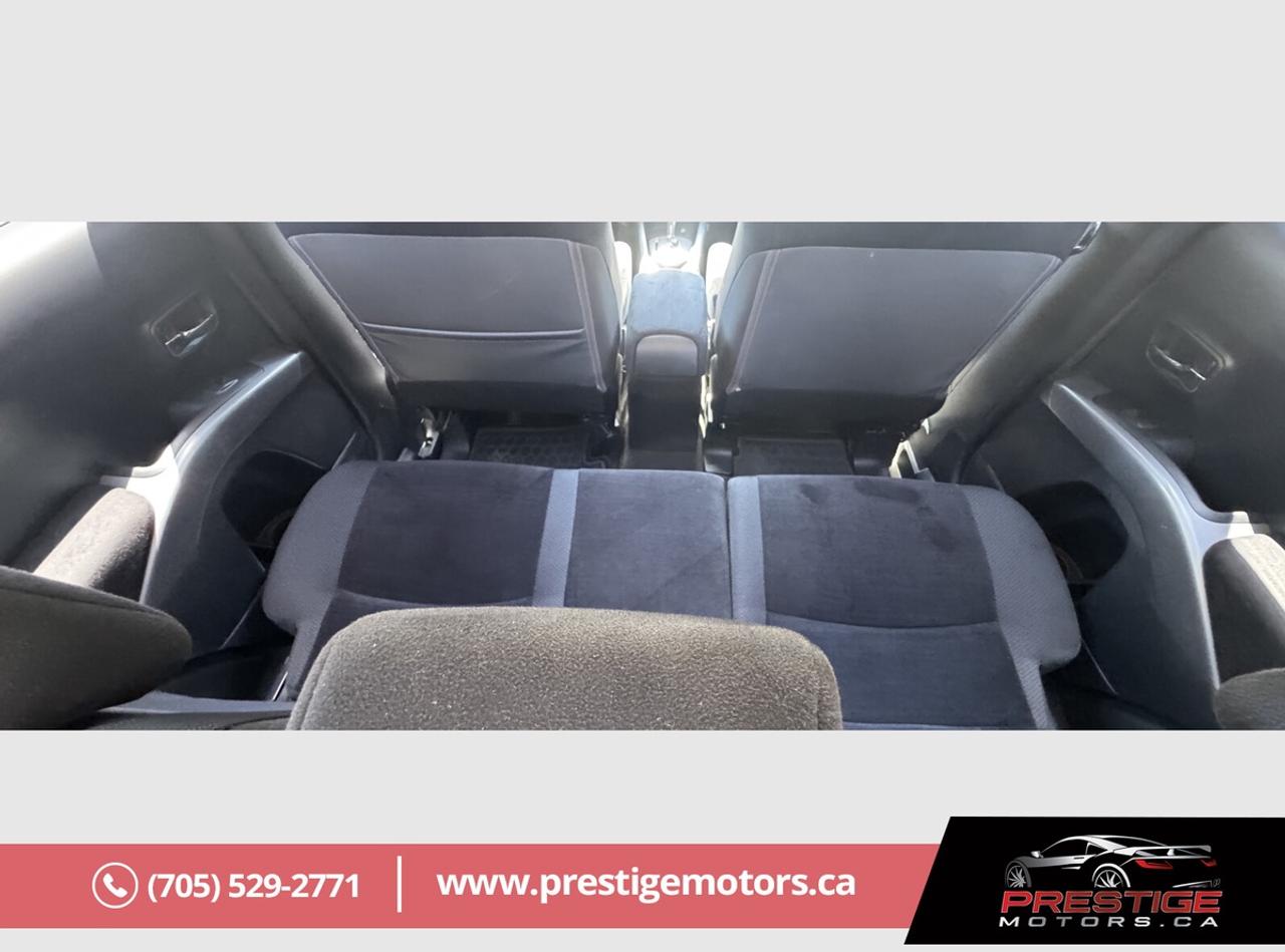 2010 Mitsubishi Outlander XLS Photo