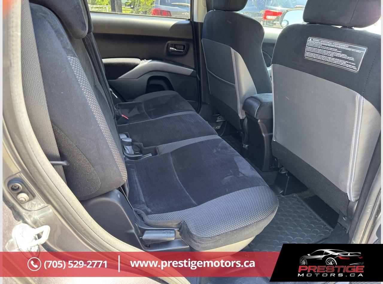 2010 Mitsubishi Outlander XLS Photo