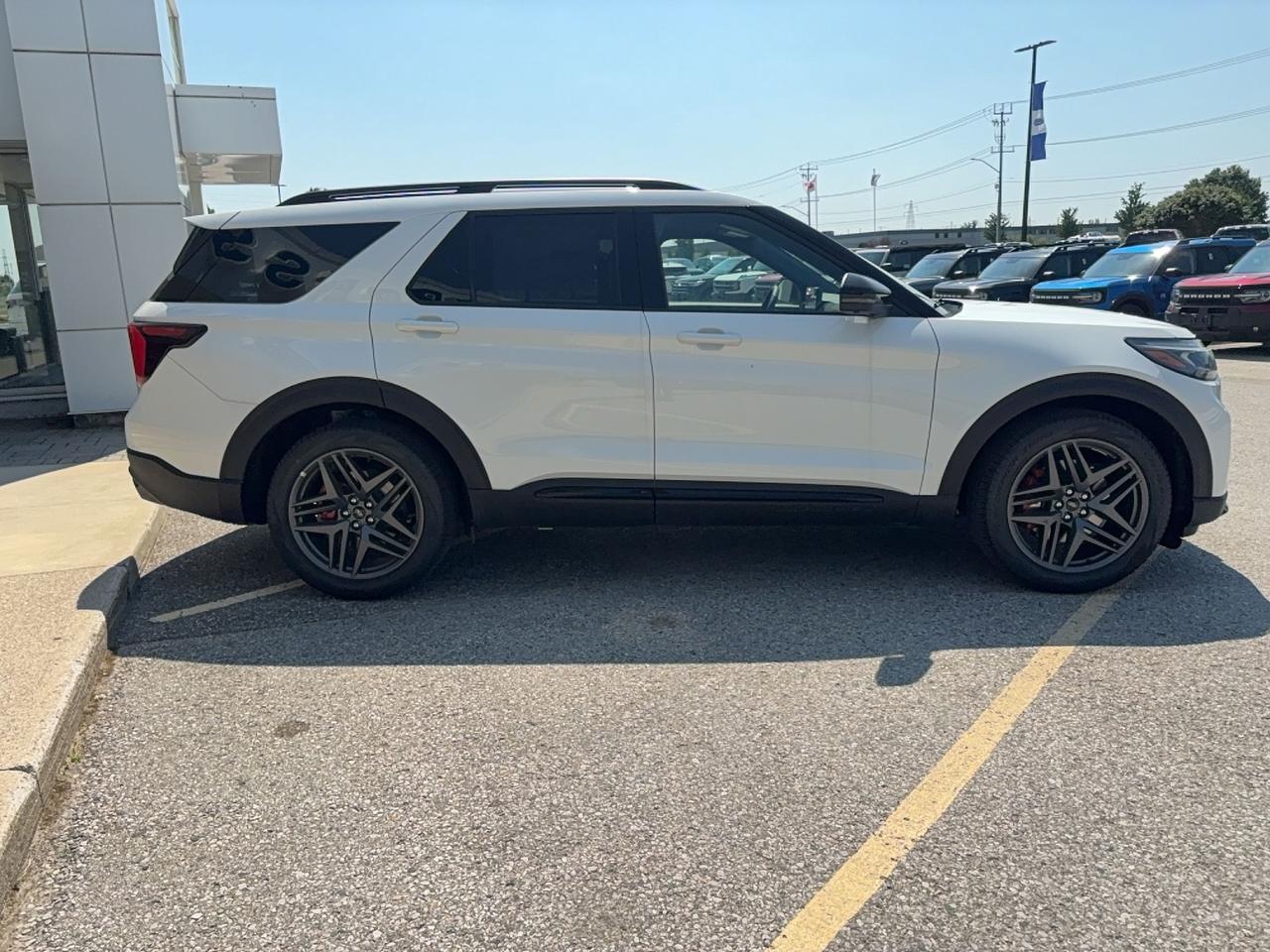 2026 Ford Explorer ST 4WD, PANO ROOF, 360 CAM, ADAPTIVE CRUISE Photo3
