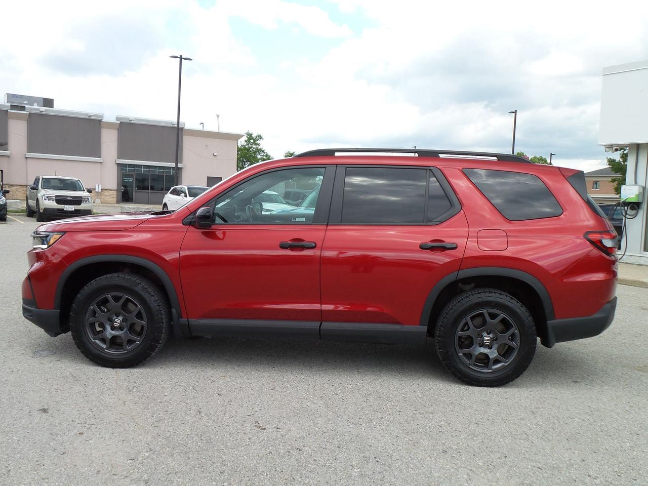 2023 Honda Pilot TRAILSPORT, 3.5L, LEATHER, ROOF, 7-PASS, TOW PACK! Photo