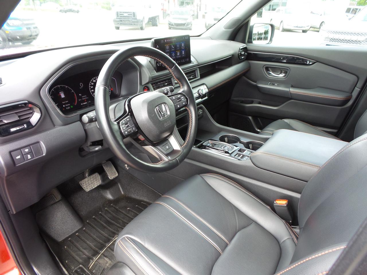 2023 Honda Pilot TRAILSPORT, 3.5L, LEATHER, ROOF, 7-PASS, TOW PACK! Photo