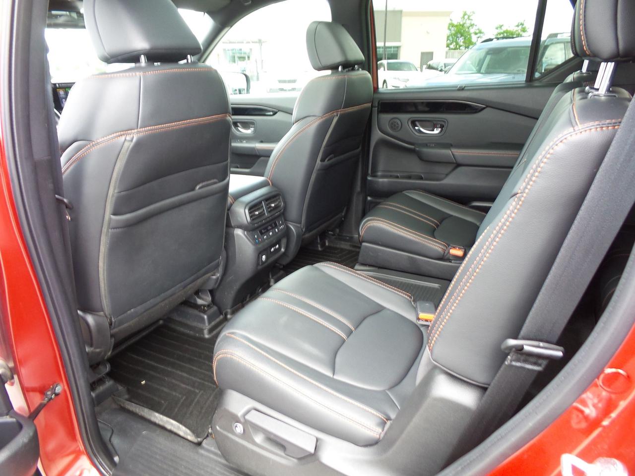 2023 Honda Pilot TRAILSPORT, 3.5L, LEATHER, ROOF, 7-PASS, TOW PACK! Photo
