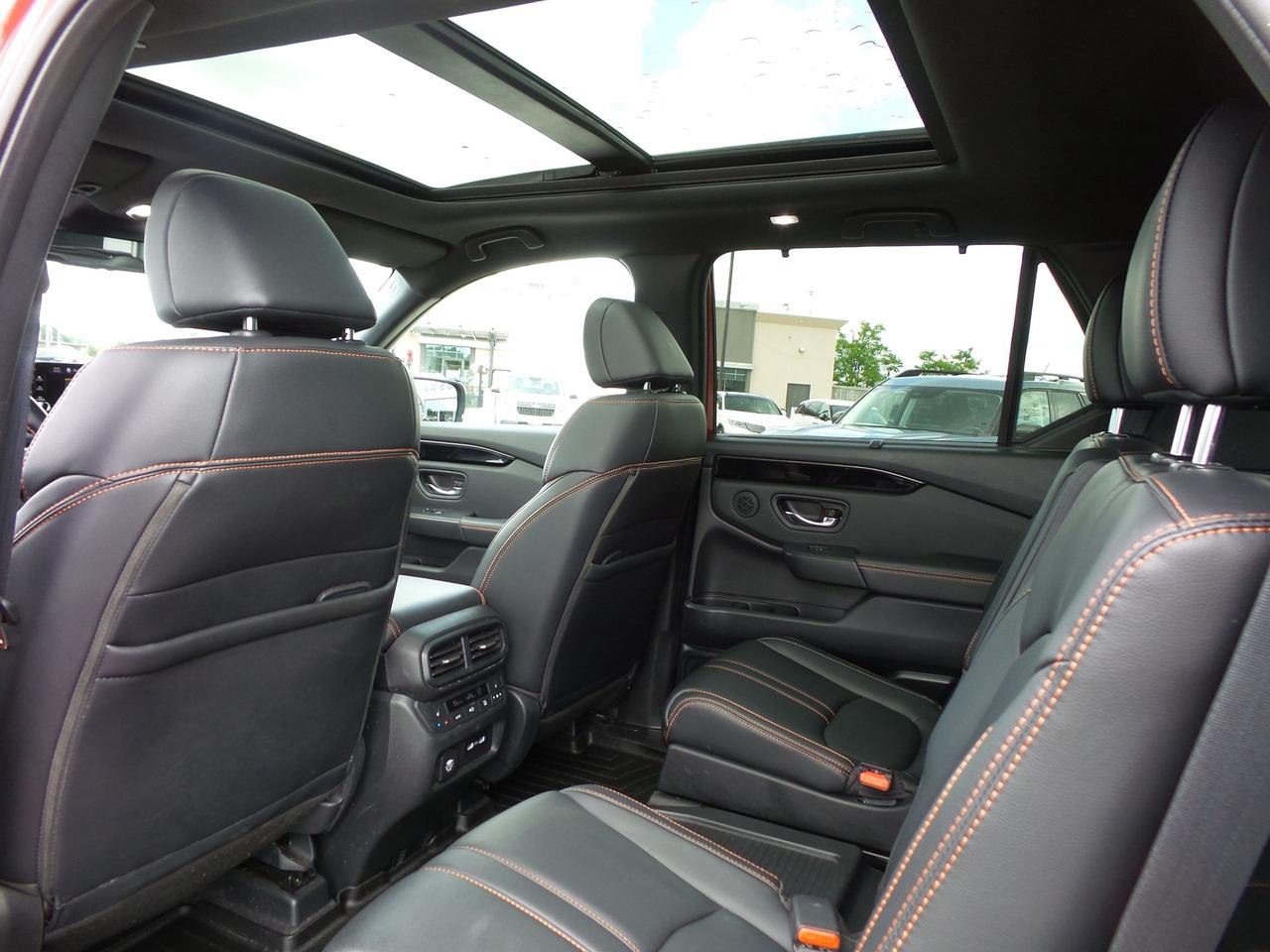 2023 Honda Pilot TRAILSPORT, 3.5L, LEATHER, ROOF, 7-PASS, TOW PACK! Photo