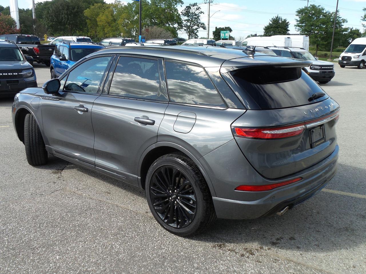2025 Lincoln Corsair GRAND TOURING! LOADED! OVER $78K MSRP! JET PACK! Photo