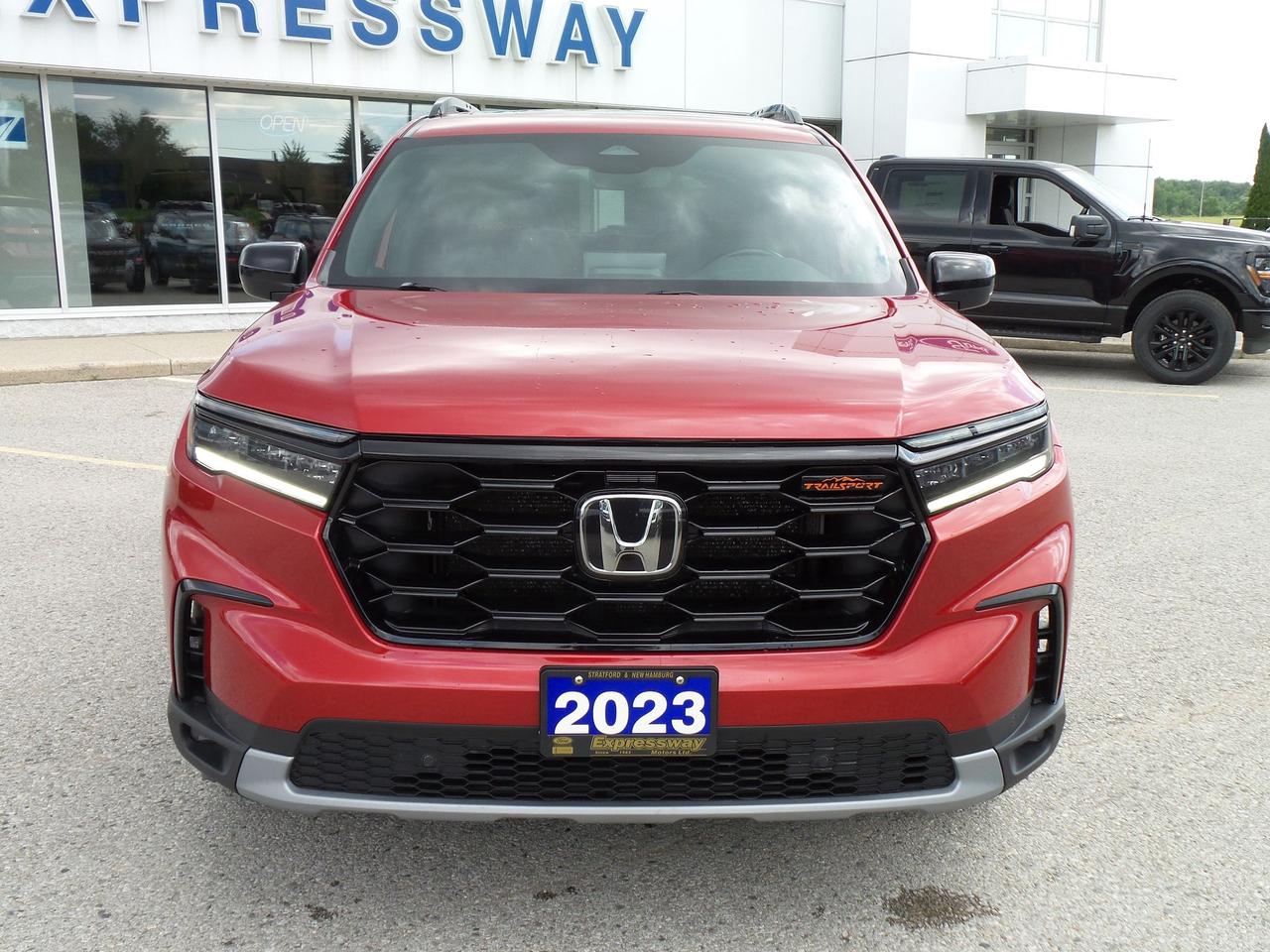 2023 Honda Pilot TRAILSPORT, 3.5L, LEATHER, ROOF, 7-PASS, TOW PACK! Photo1
