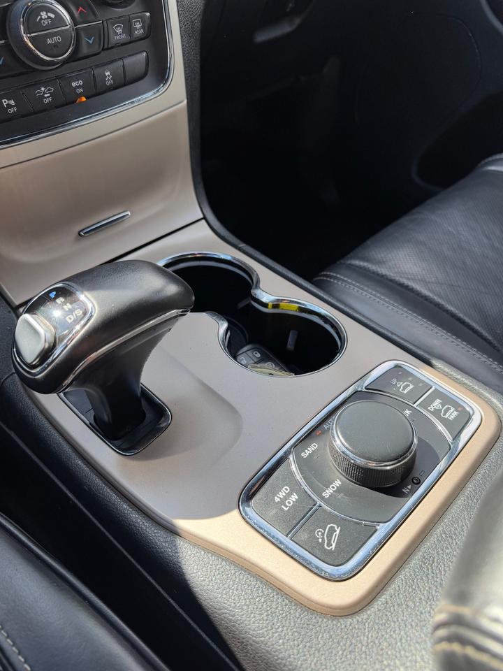 2014 Jeep Grand Cherokee Overland Photo