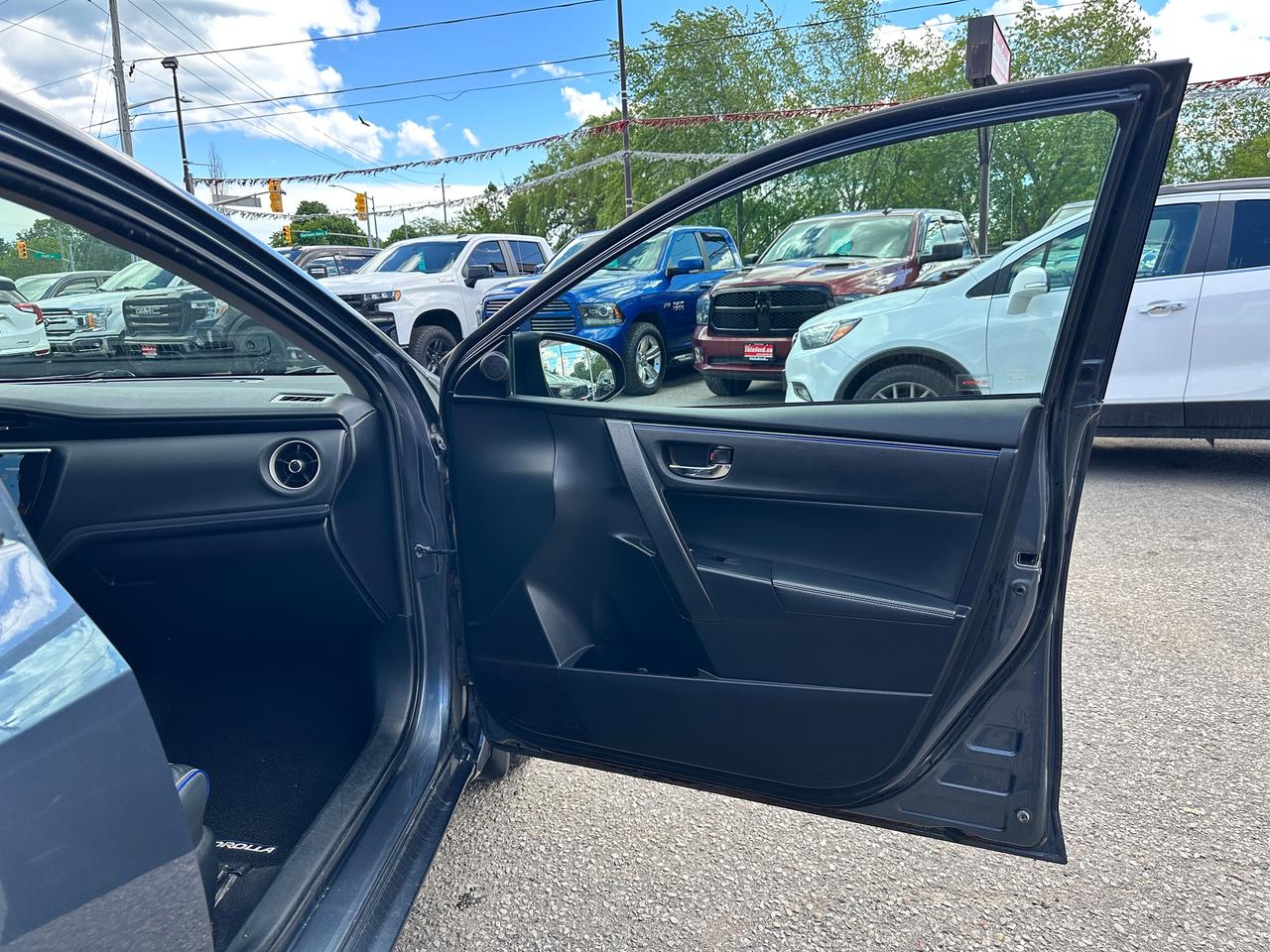 2017 Toyota Corolla SE Heated Cloth Sunroof DriverAssist CD BackupCam Photo