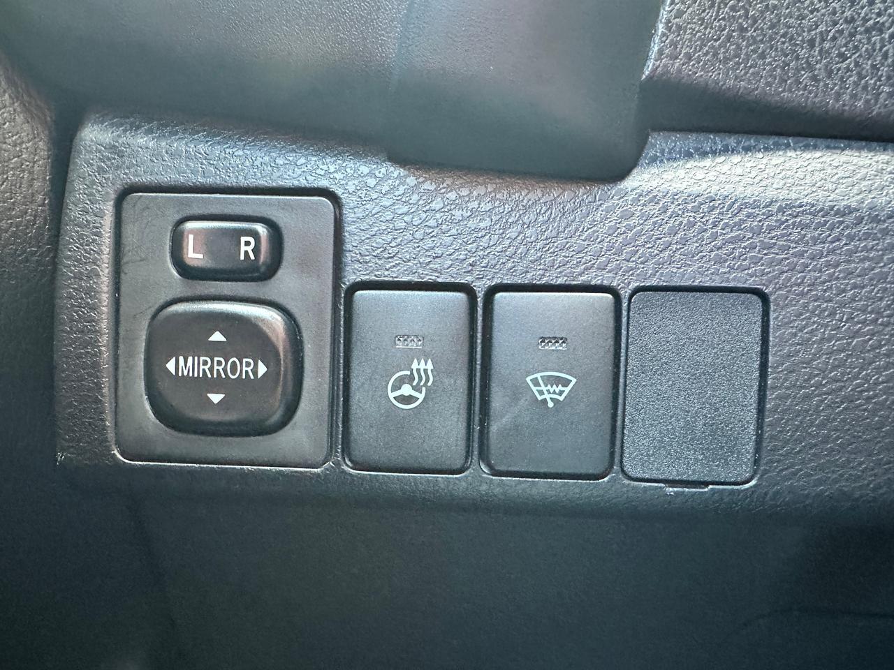 2017 Toyota Corolla SE Heated Cloth Sunroof DriverAssist CD BackupCam Photo