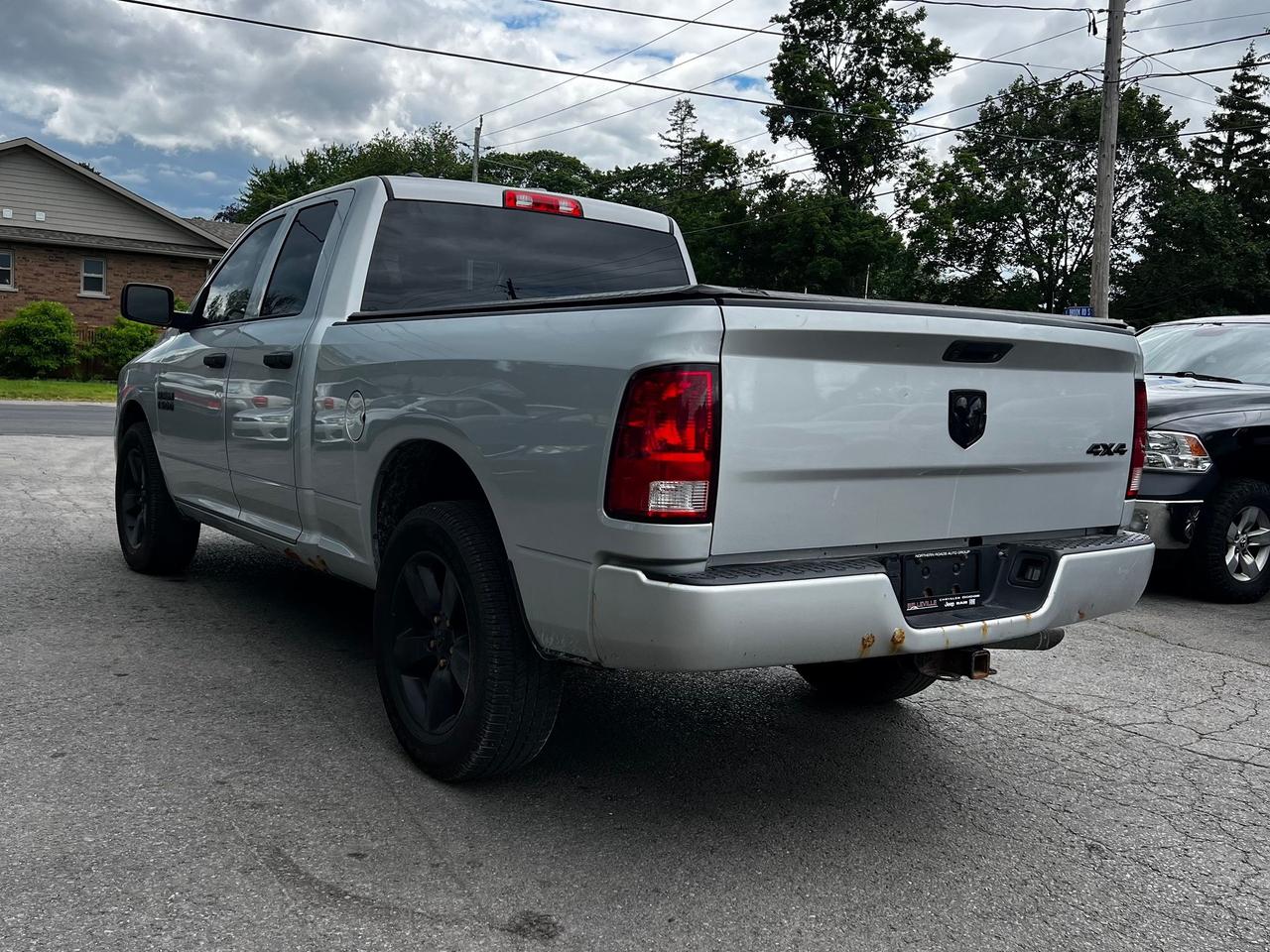 2018 RAM 1500 Express 4x4 Quad Cab 6'4" Box *Ltd Avail* Photo4