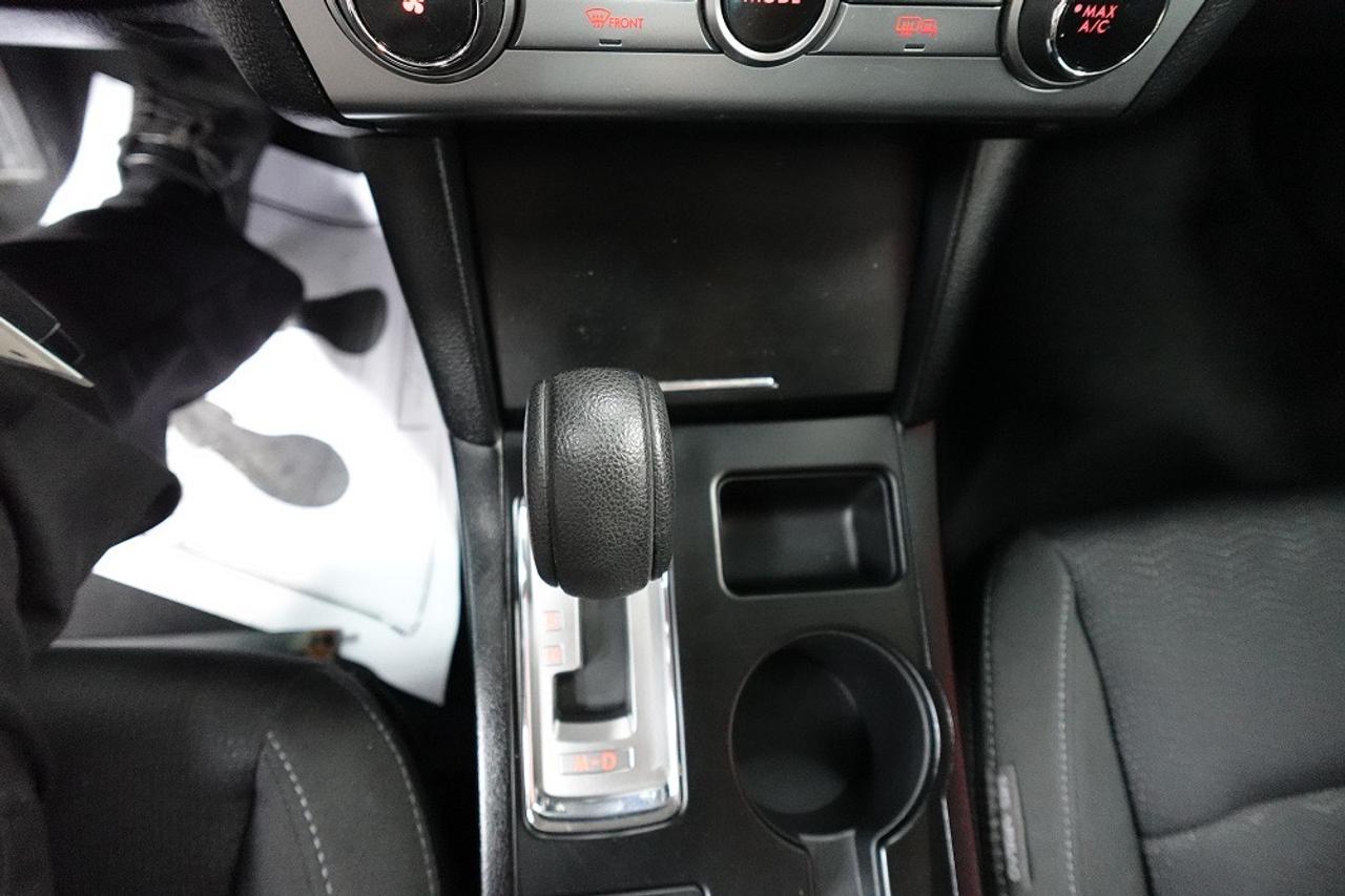 2017 Subaru Legacy DEALER MAINTAIN,NO ACCIDENT.ONE OWNER,LOWKM Photo