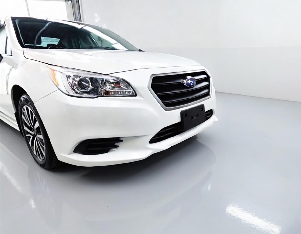 2017 Subaru Legacy DEALER MAINTAIN,NO ACCIDENT.ONE OWNER,LOWKM Photo