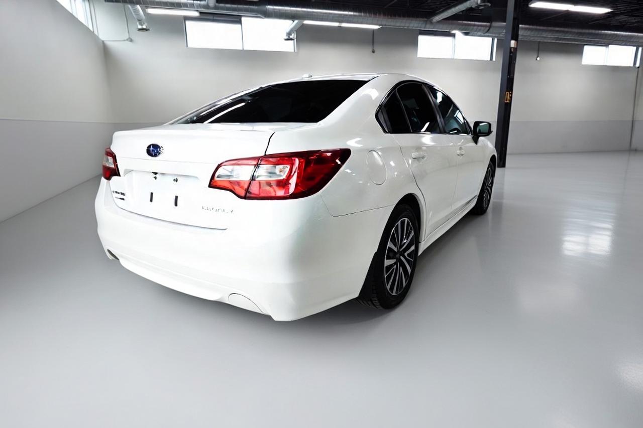 2017 Subaru Legacy DEALER MAINTAIN,NO ACCIDENT.ONE OWNER,LOWKM Photo