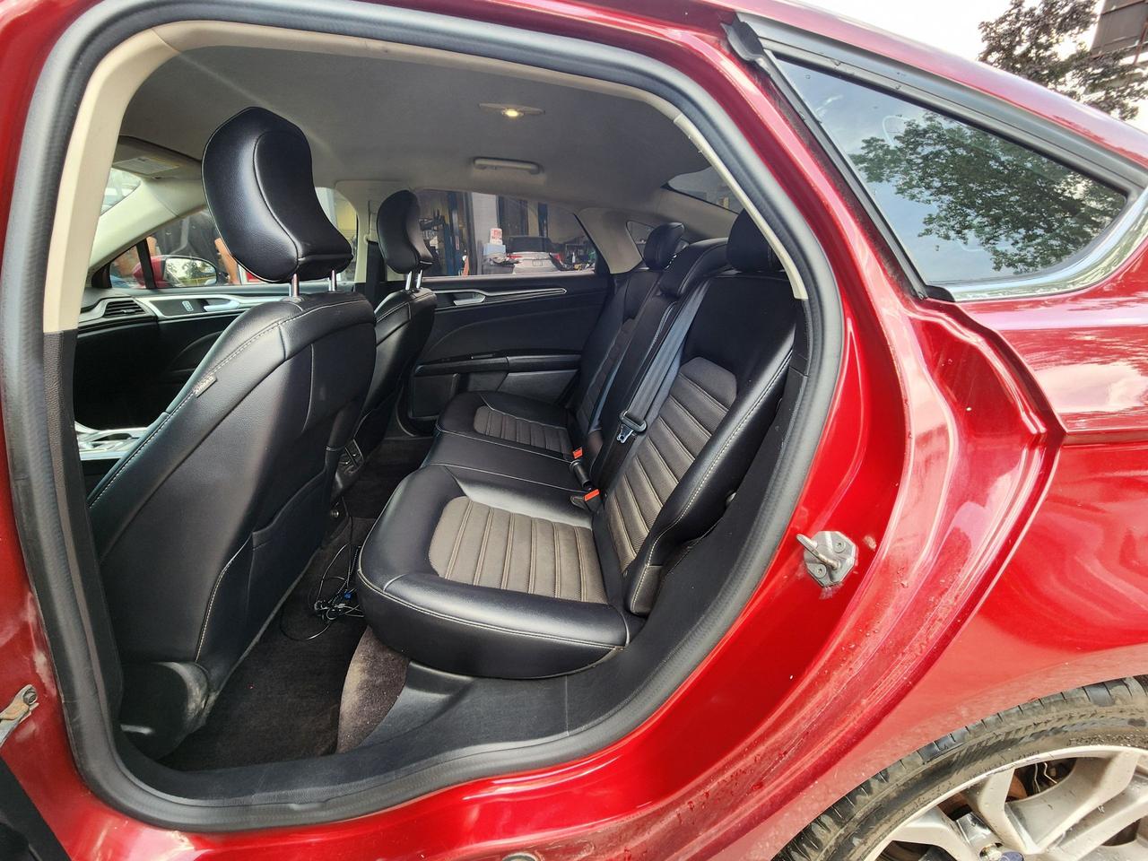 2017 Ford Fusion SE l No Accidents l Fully Serviced l Photo