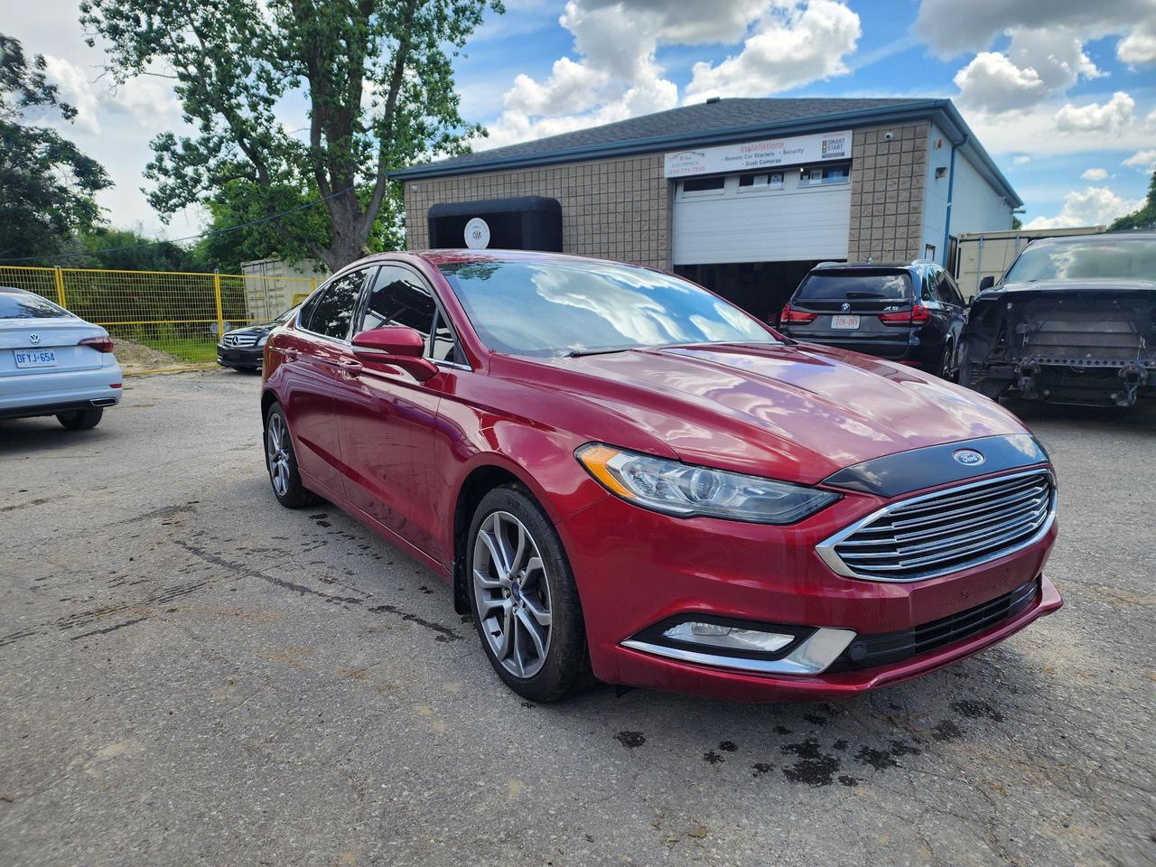 2017 Ford Fusion SE l No Accidents l Fully Serviced l Photo2