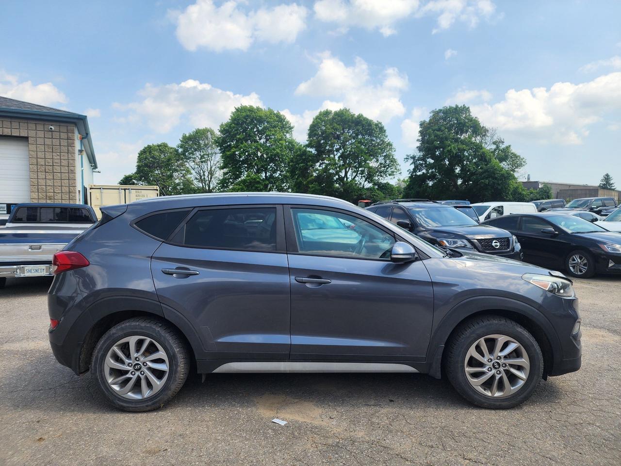 2017 Hyundai Tucson Premium l AWD l Low KM l Fuel Efficient Photo