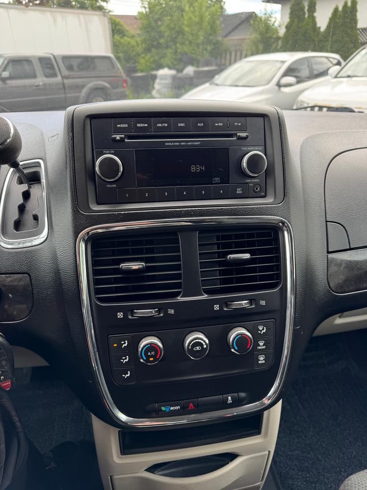 2012 Dodge Grand Caravan SXT | Stow N' Go | CERTIFIED | NO ACCIDENTS Photo