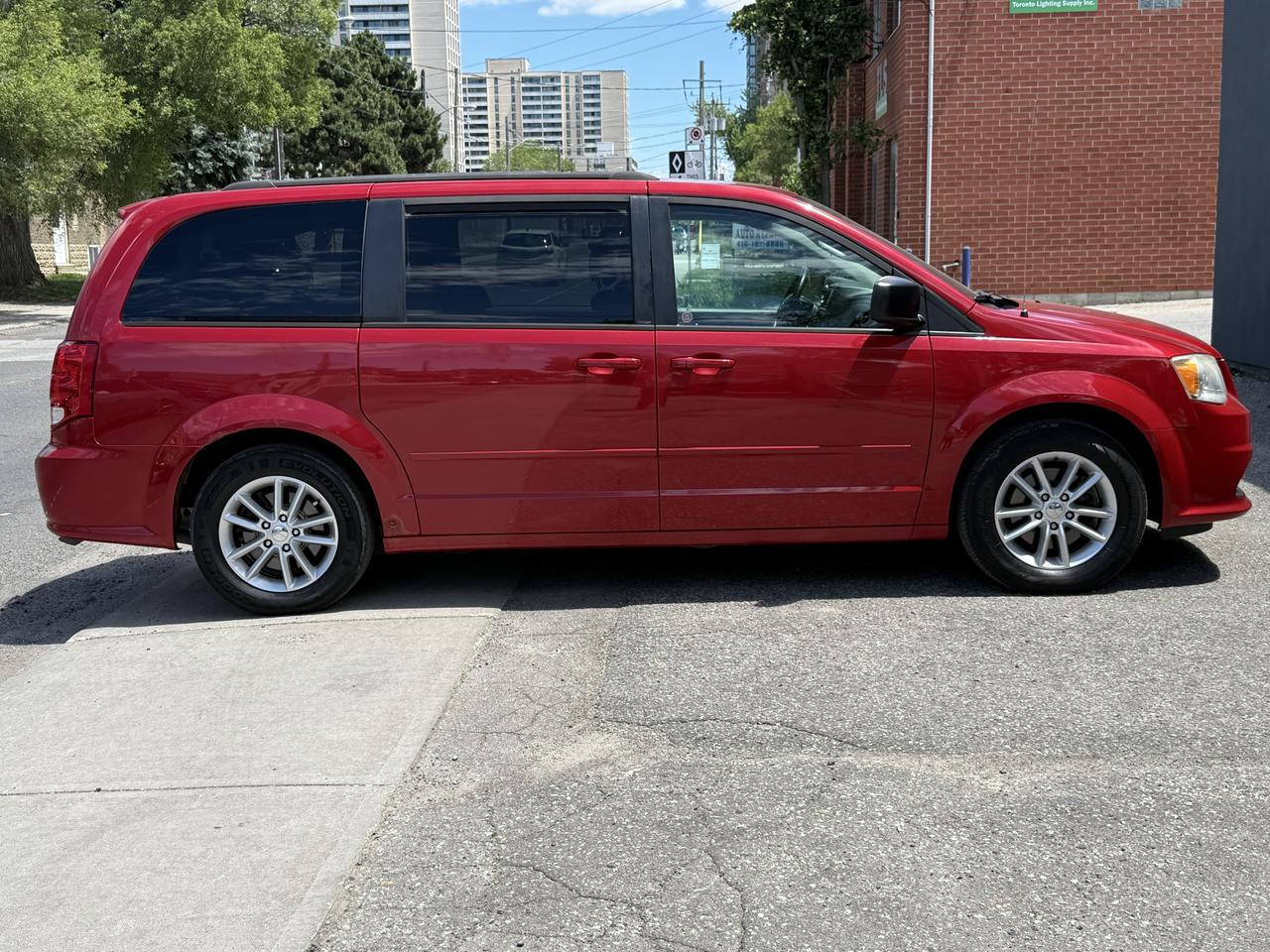 2013 Dodge Grand Caravan SXT Photo