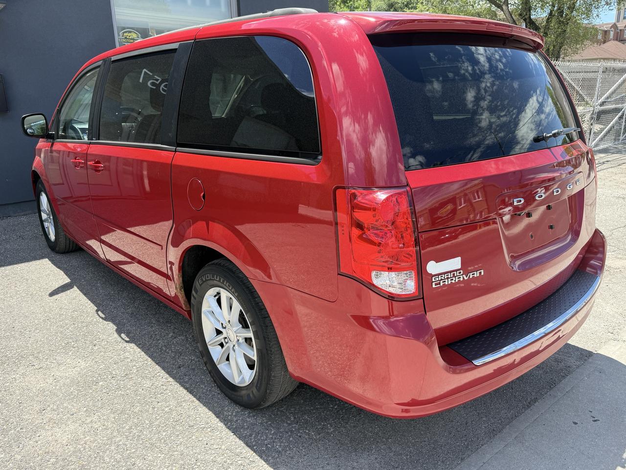 2013 Dodge Grand Caravan SXT Photo