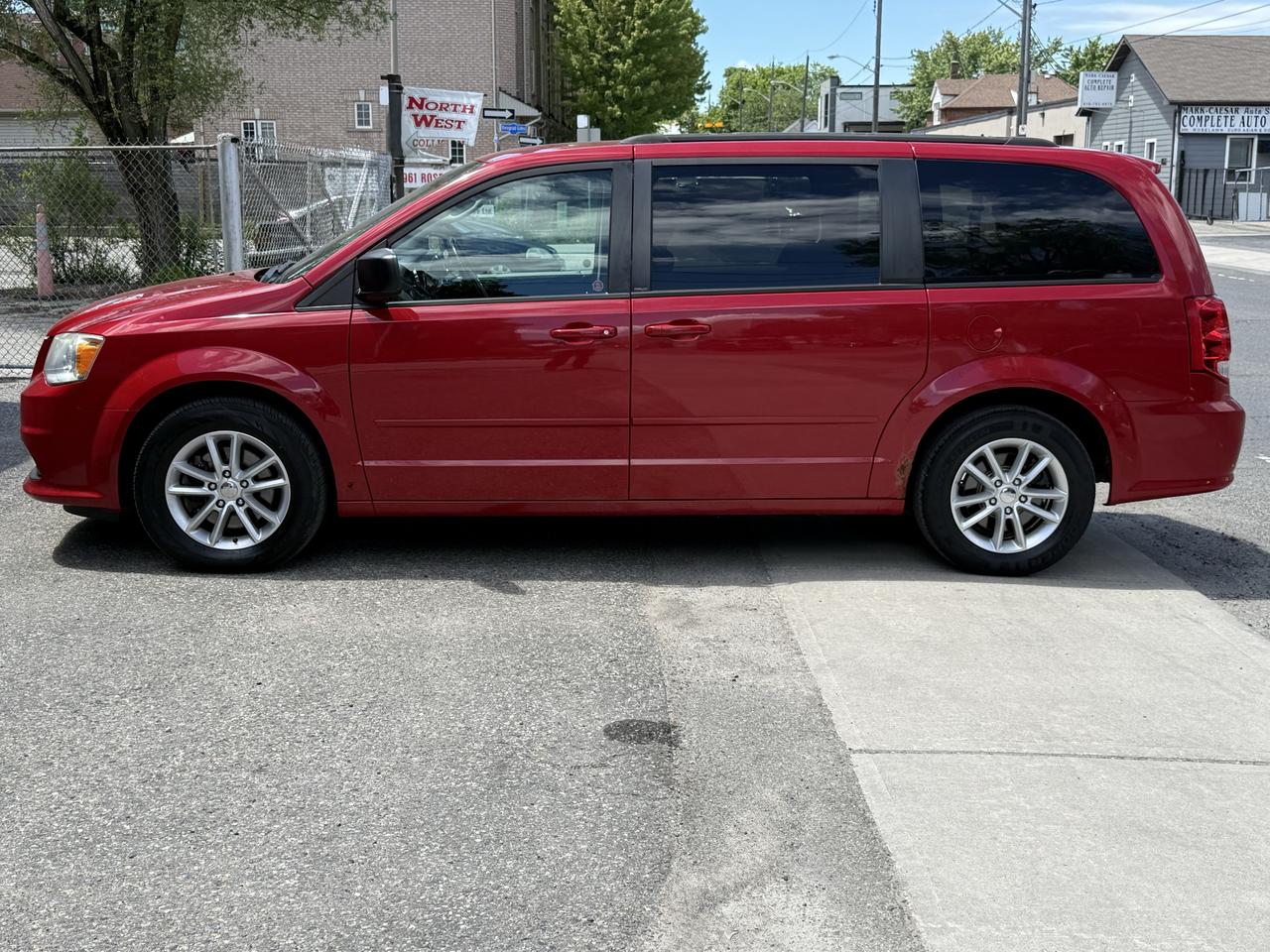 2013 Dodge Grand Caravan SXT Photo