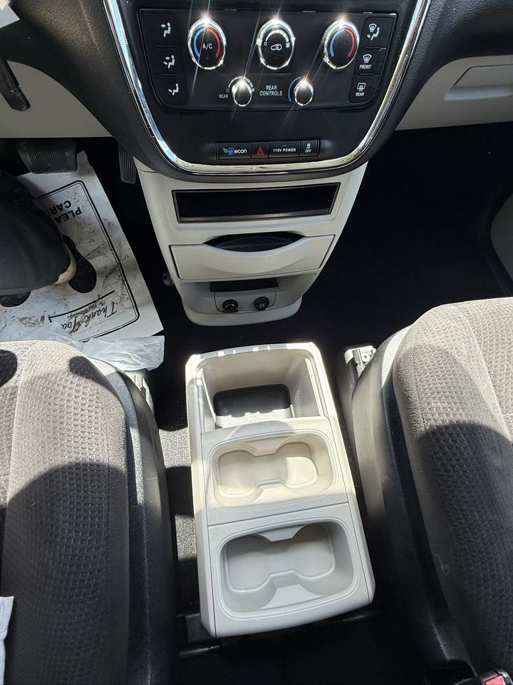 2013 Dodge Grand Caravan SXT Photo