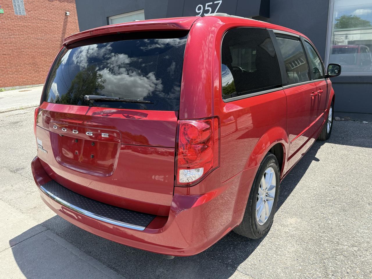 2013 Dodge Grand Caravan SXT Photo