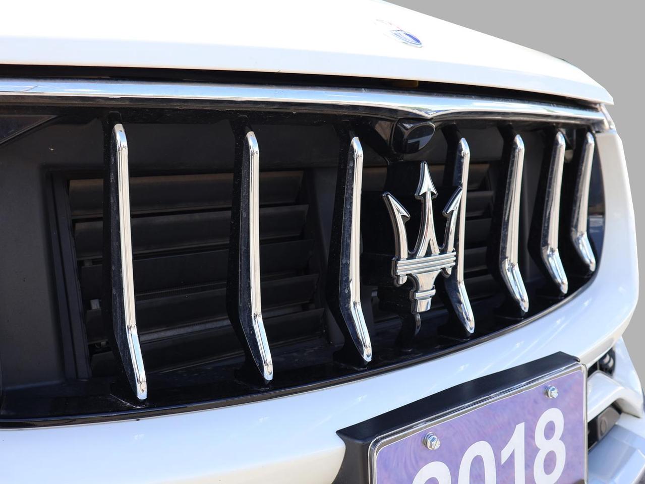 2018 Maserati Levante GRANLUSSO LUXURY AWD CERTIFIED *1 OWNER*MSRTI MAINTAIN* CAMERA NAV BLUETOOTH LEATHER HEATED SEATS SUNROOF CRUISE ALLOYS Photo