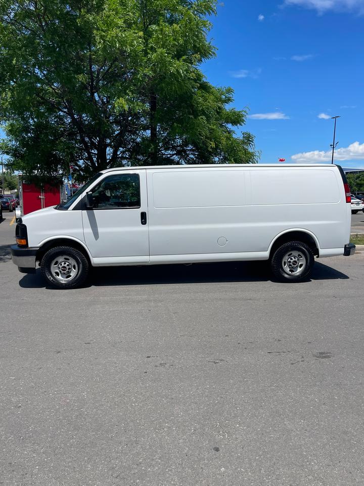 2017 GMC Savana Cargo Van EXTENDED    HEAVY DUTY Photo