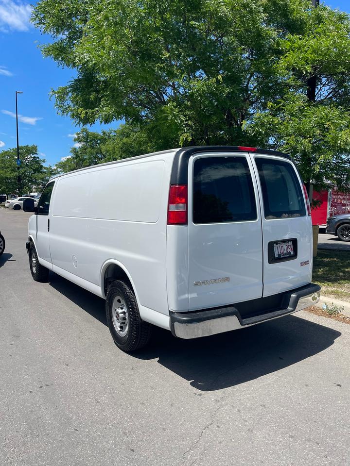 2017 GMC Savana Cargo Van EXTENDED    HEAVY DUTY Photo2