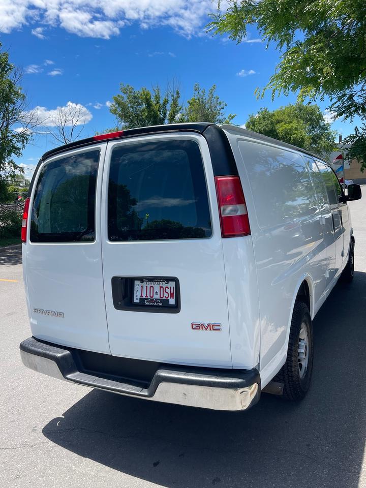 2017 GMC Savana Cargo Van EXTENDED    HEAVY DUTY Photo
