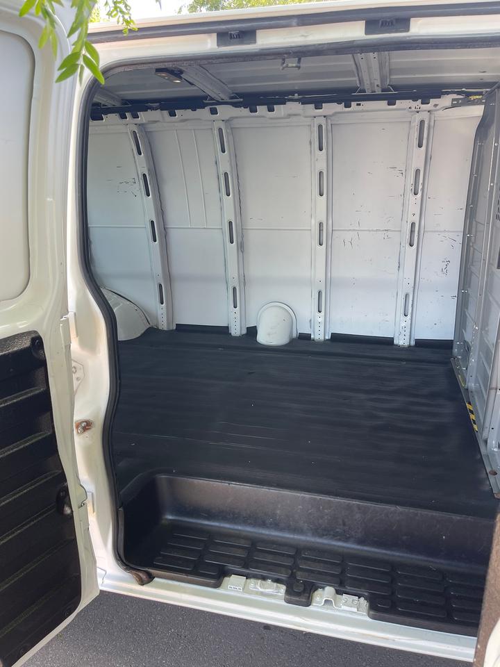 2017 GMC Savana Cargo Van EXTENDED    HEAVY DUTY Photo