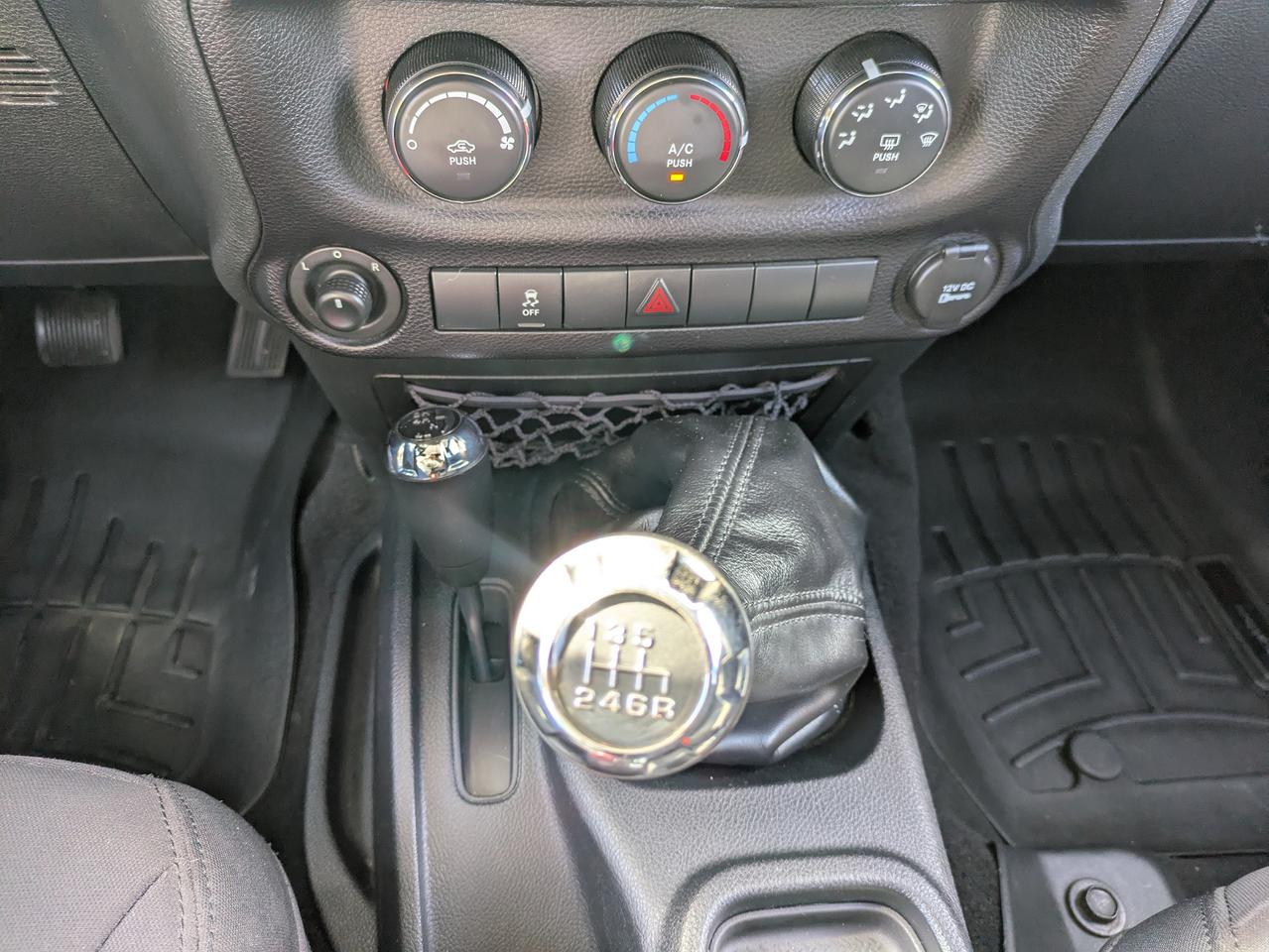 2016 Jeep Wrangler 4WD 4dr Willys Wheeler Photo