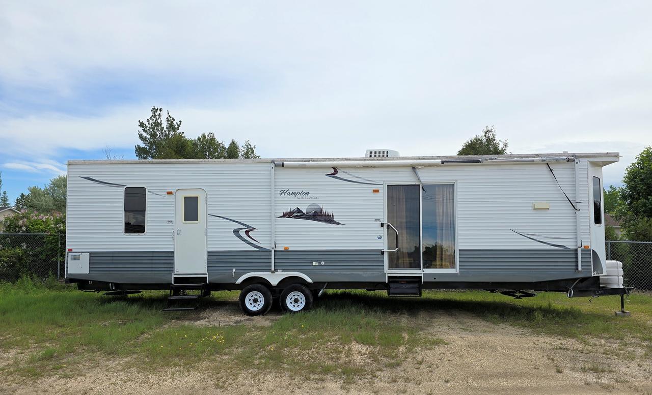 2008 Crossroads RV Hampton 40 FT 2SLIDES - Photo #1