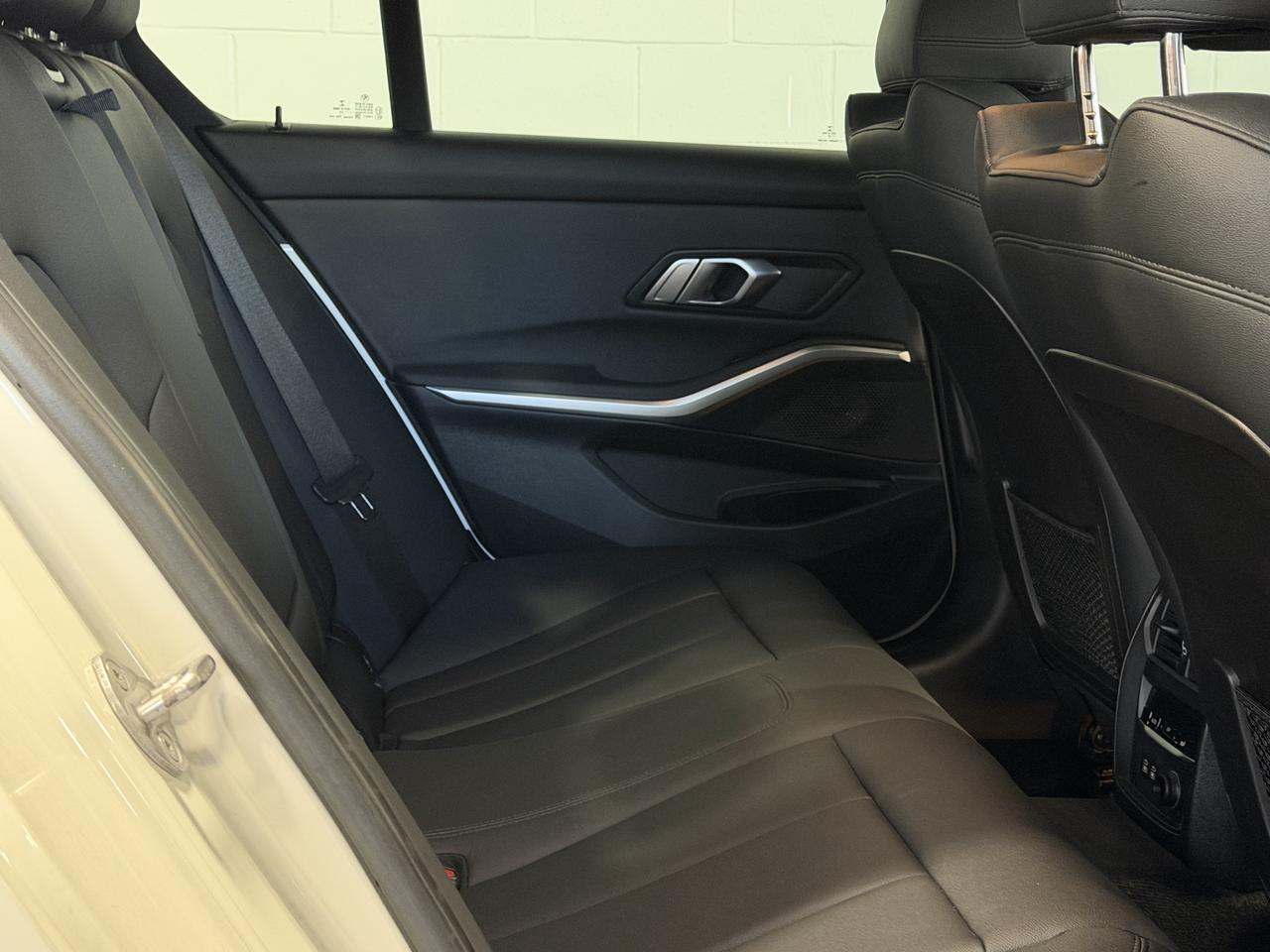 2020 BMW 3 Series 330i xDrive M-Sport, Navi, Backup Photo