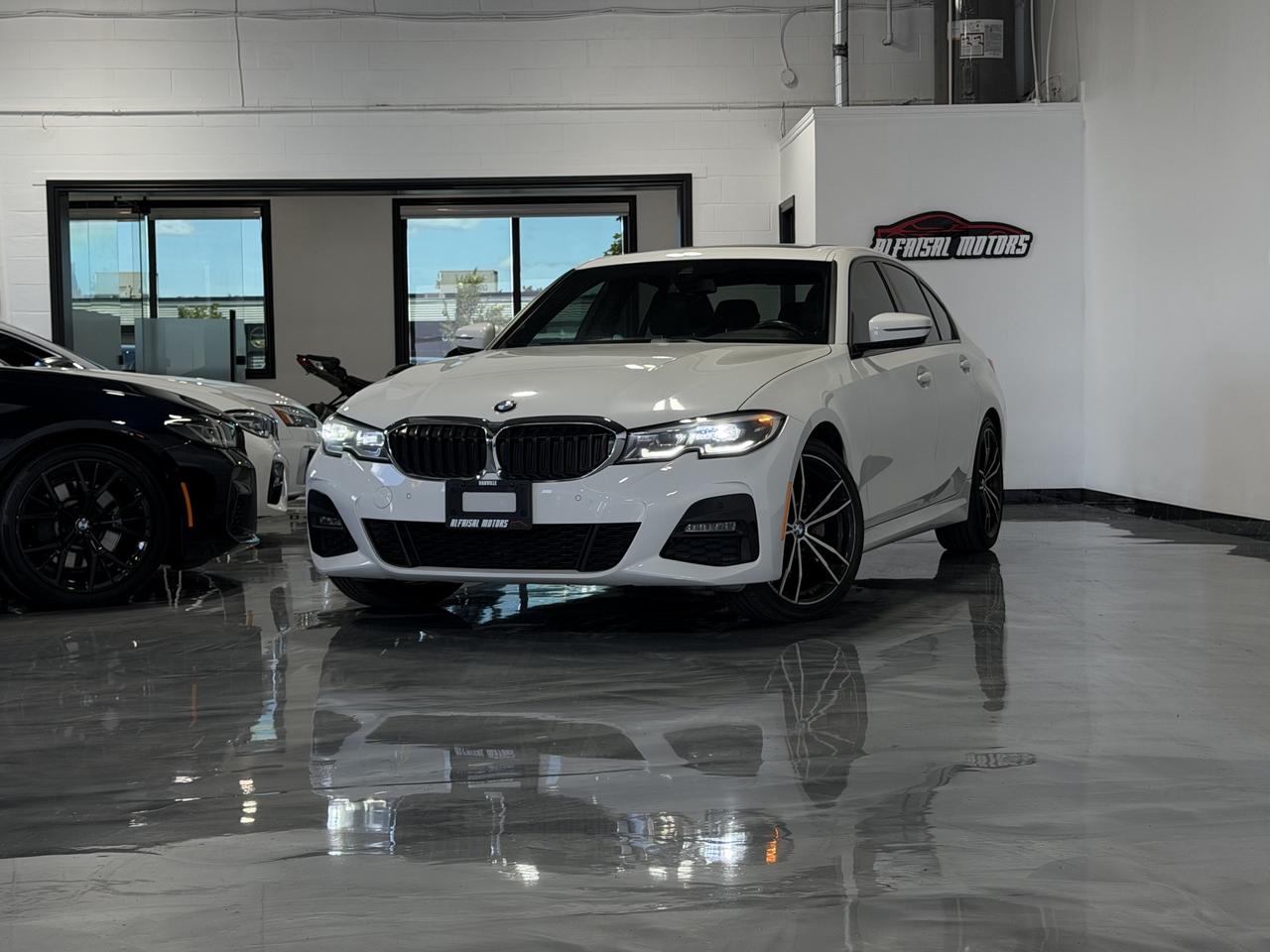 2020 BMW 3 Series 330i xDrive M-Sport, Navi, Backup Photo0