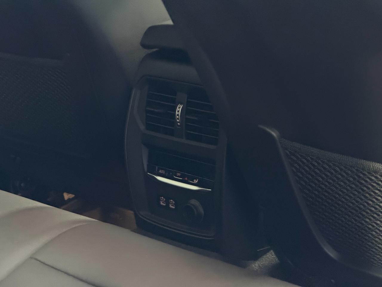 2020 BMW 3 Series 330i xDrive M-Sport, Navi, Backup Photo