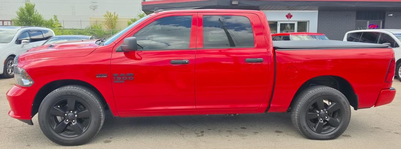 2018 RAM 1500 ST / NO ACCIDENTS / NIGHT EDITION / 4X4 / 5.7L Photo