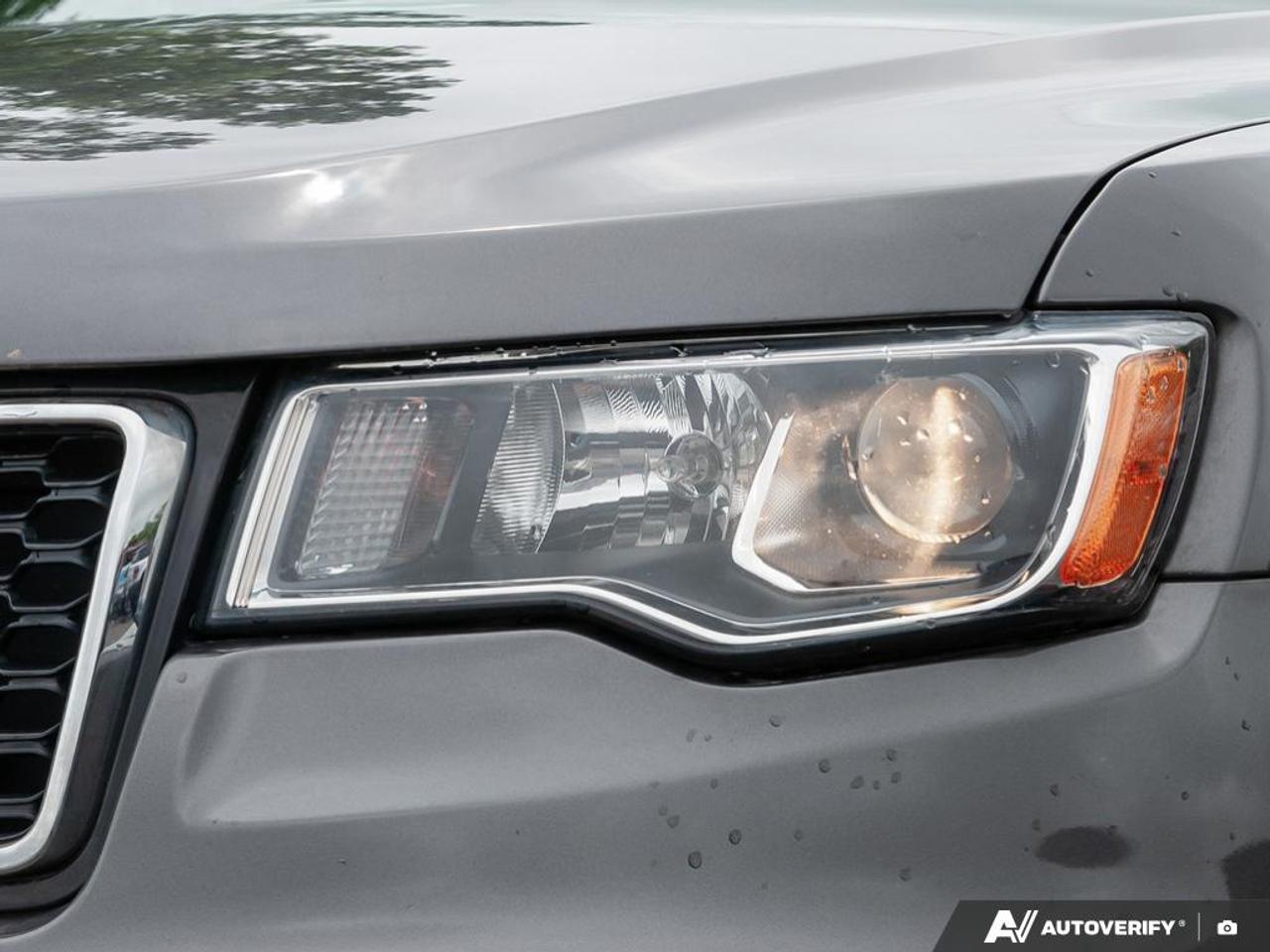 2019 Jeep Grand Cherokee Laredo Photo