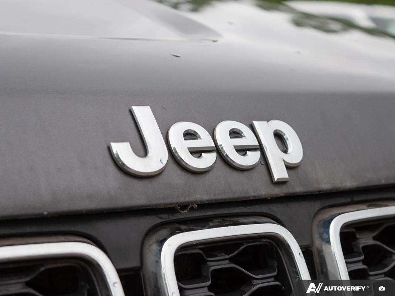 2019 Jeep Grand Cherokee Laredo Photo
