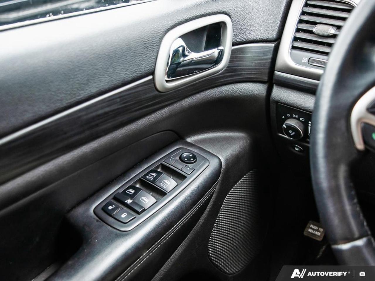 2019 Jeep Grand Cherokee Laredo Photo