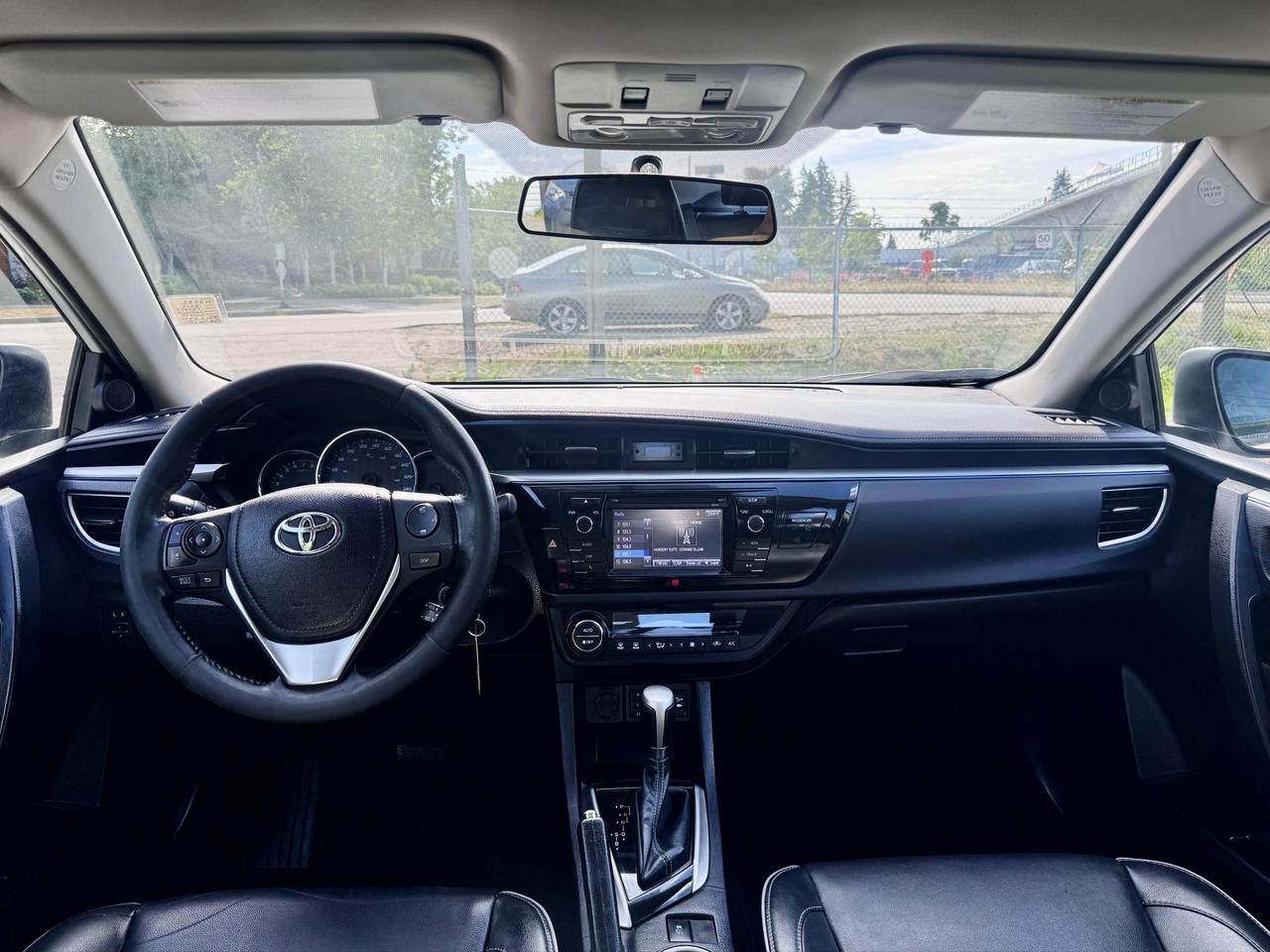 2014 Toyota Corolla FINANCING AVAILABLE Photo10