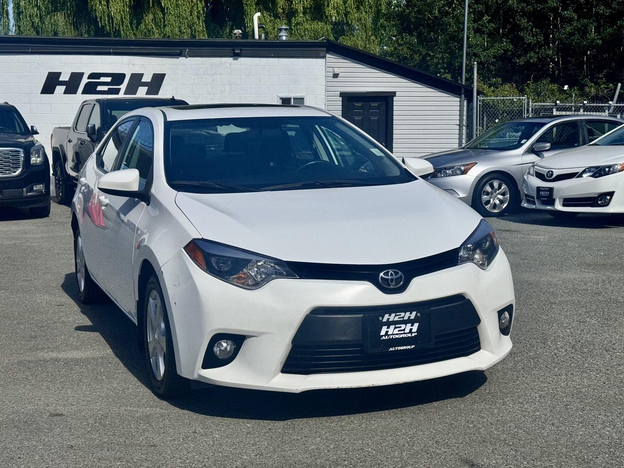 2014 Toyota Corolla FINANCING AVAILABLE Photo3
