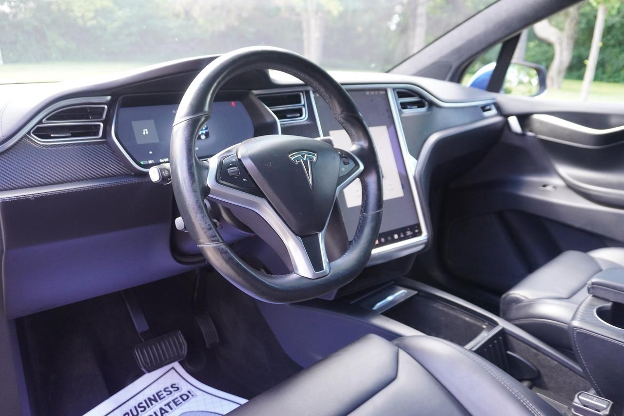 2017 Tesla Model X 7 PASSENGER!! / 75D / 1 OWNER! / NO ACCIDENTS!! Photo